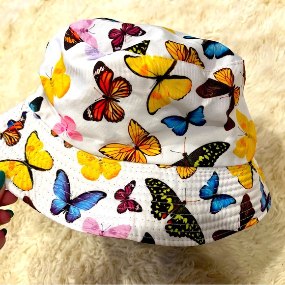 Butterfly Bucket Hat 🦋 - Picture 1 of 4